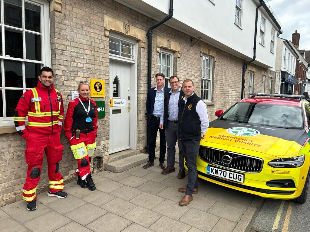 Local Insurer’s support for Suffolk Accident Rescue Service (SARS) & Gatehouse Bury St Edmunds helps keep vital services going for the community
