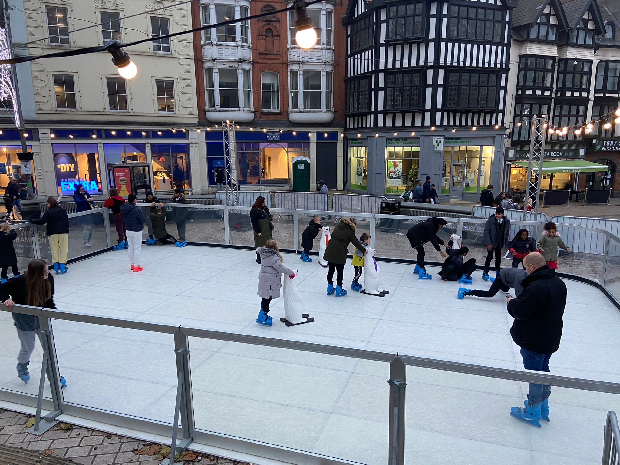 Group bookings invited when skating rink opens in town centre